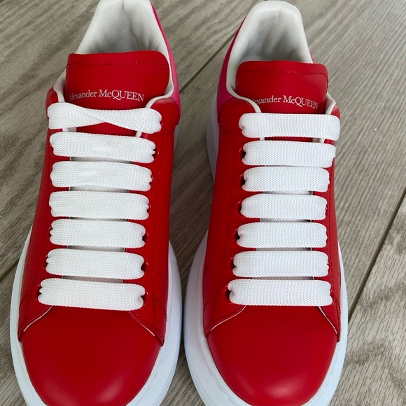 Alexander McQueen women’s leather sneakers. Size: 35 US-5. Brand new with box. - Picture 5 of 10
